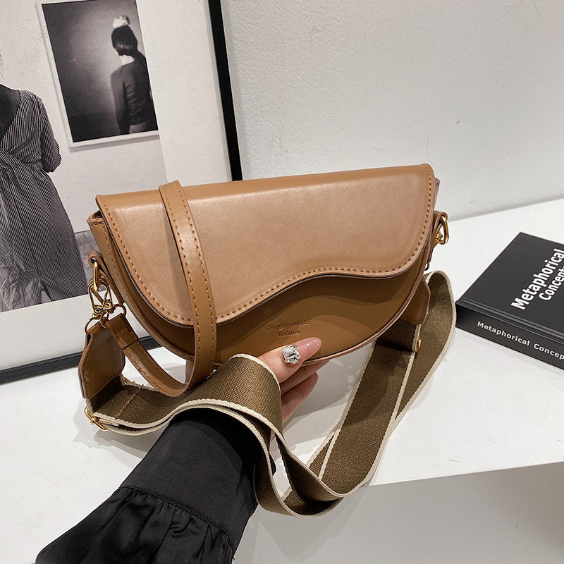 Underarm Bag Niche Fashion Trendy Crossbody Saddle Bag for Women