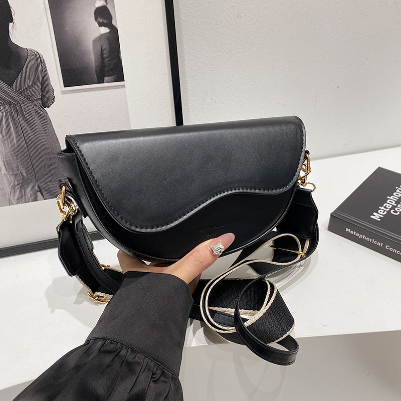 Underarm Bag Niche Fashion Trendy Crossbody Saddle Bag for Women