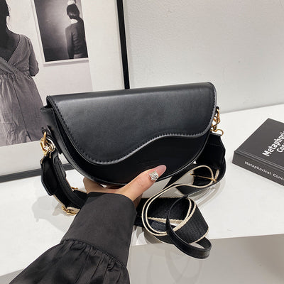 Underarm Bag Niche Fashion Trendy Crossbody Saddle Bag for Women